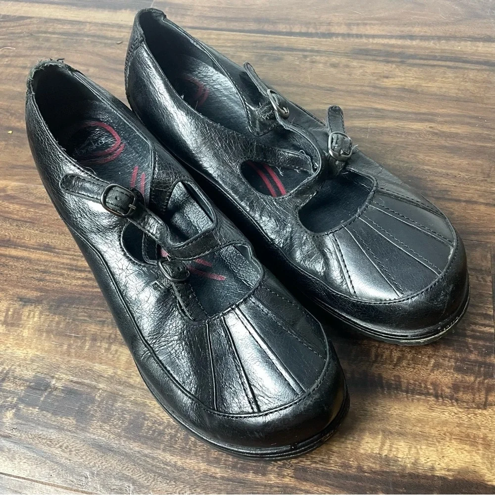Dansko Size 38 US 7..5 Black Genuine Leather Comfort Shoe